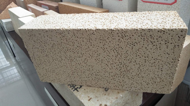 高铝聚轻保温砖