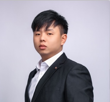 股东兼教研总监 吴晟