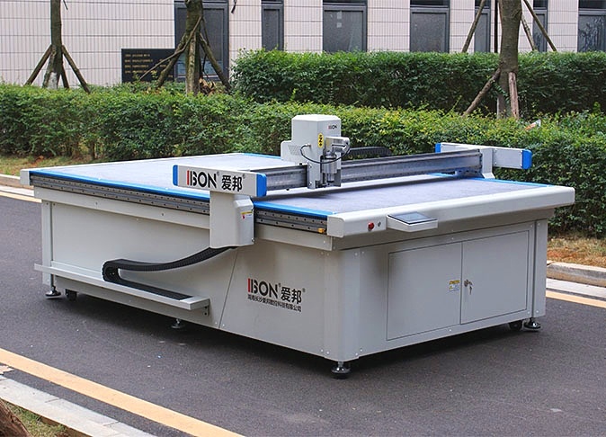 定台震动刀切割机