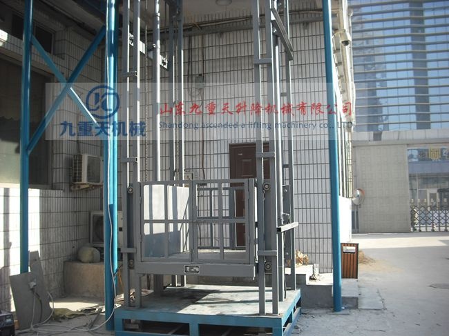 导轨式升降货梯