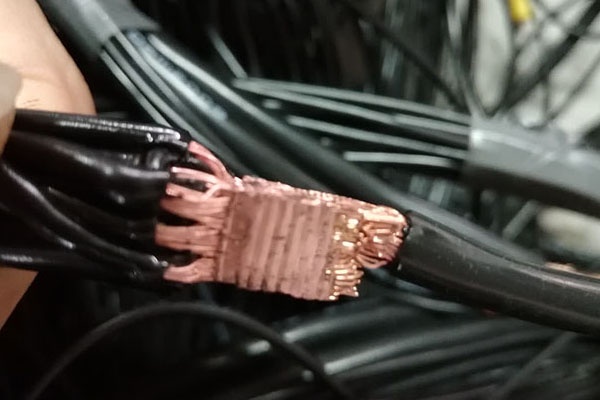 多股铜线搭接焊