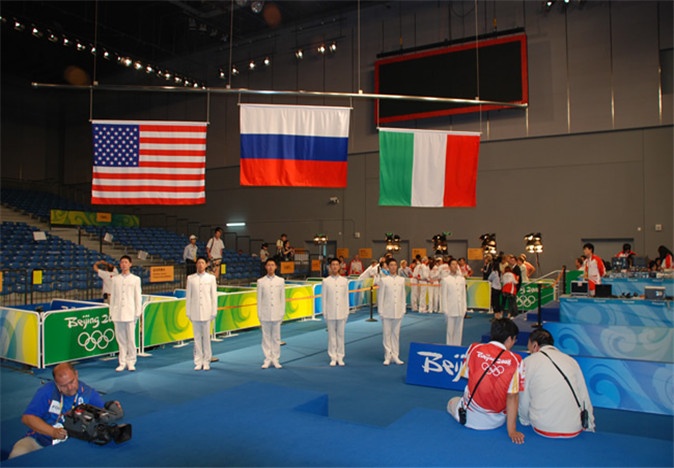 水平式电动颁奖旗