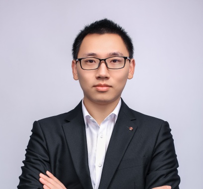 股东兼后勤总监叶云鹏