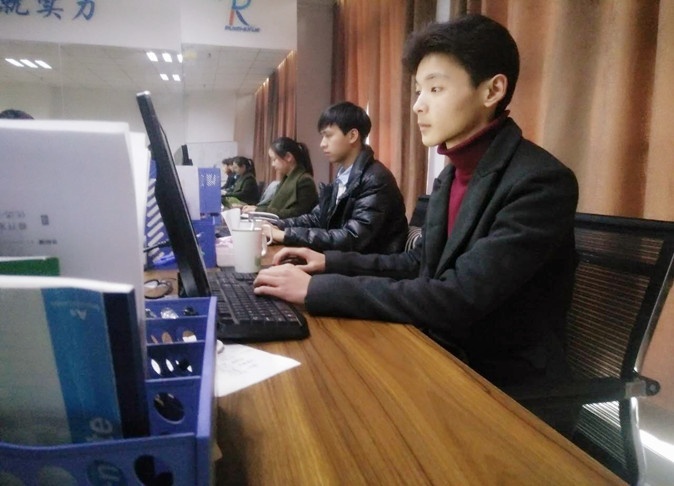 瑞之雪-技术部员工