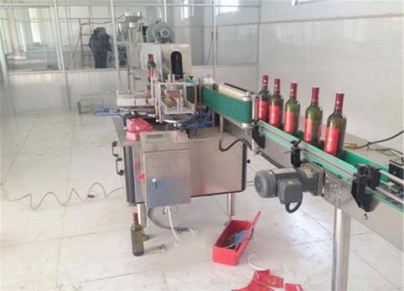 葡萄酒瓶贴标机