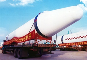 长征一号及三号火箭搬运