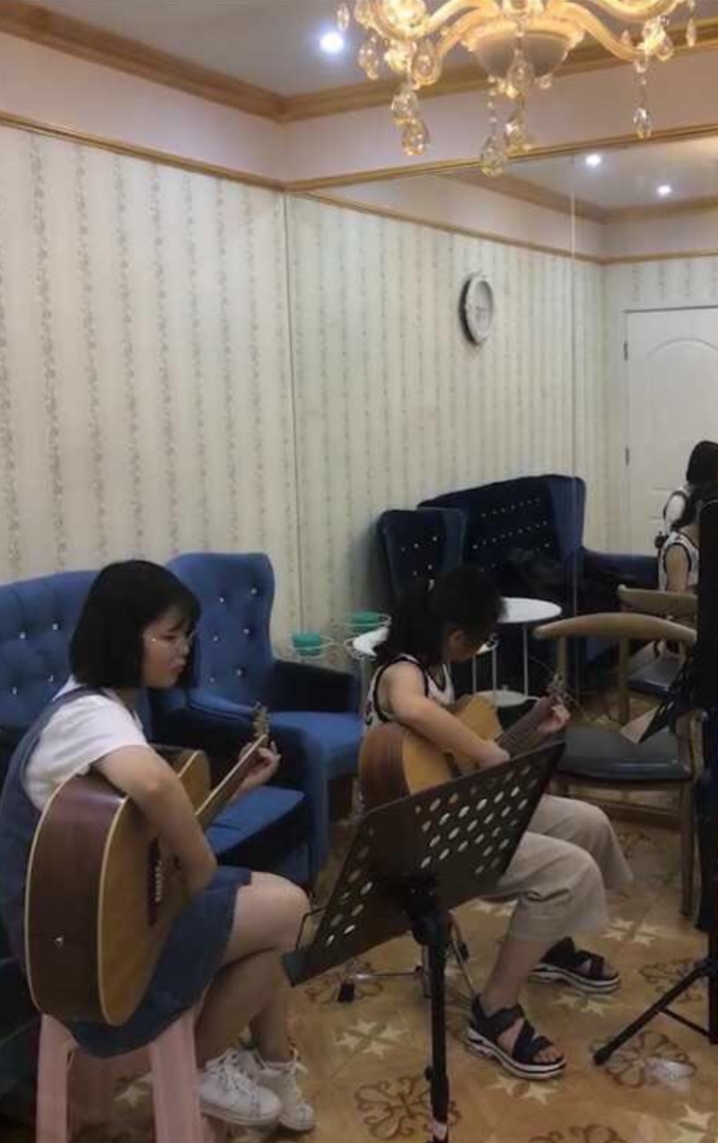 吉他