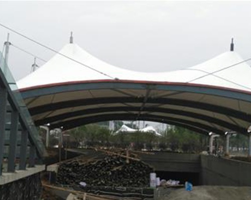 信阳高铁东站站前广场