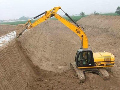 挖掘机刷坡