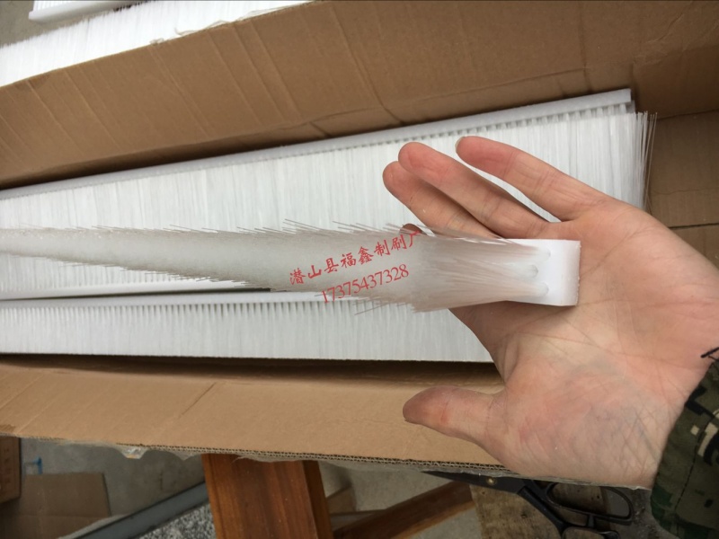 尼龙毛刷