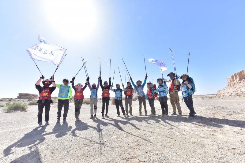 挑战戈壁修行自己