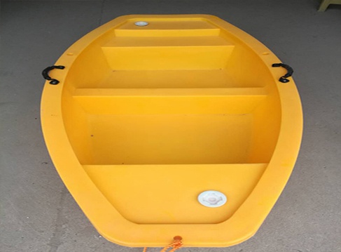黄色塑料渔船