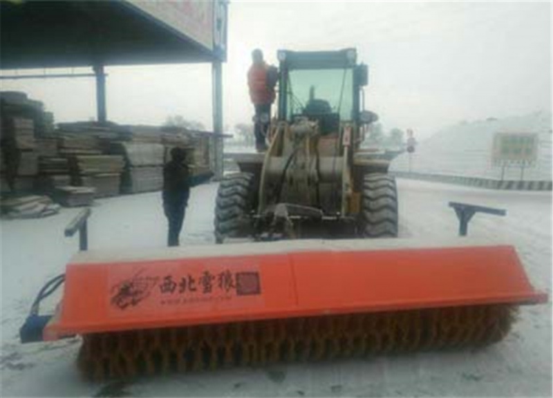 大型装载机扫雪机