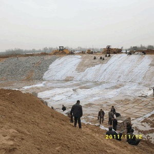 小运河防渗施工现场