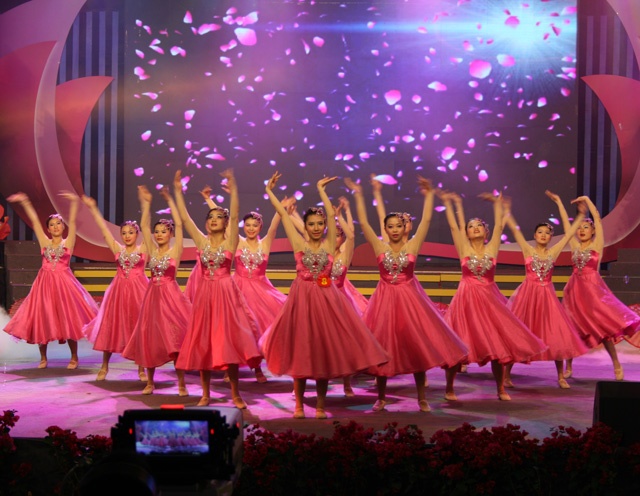 职工春晚，美丽科易人