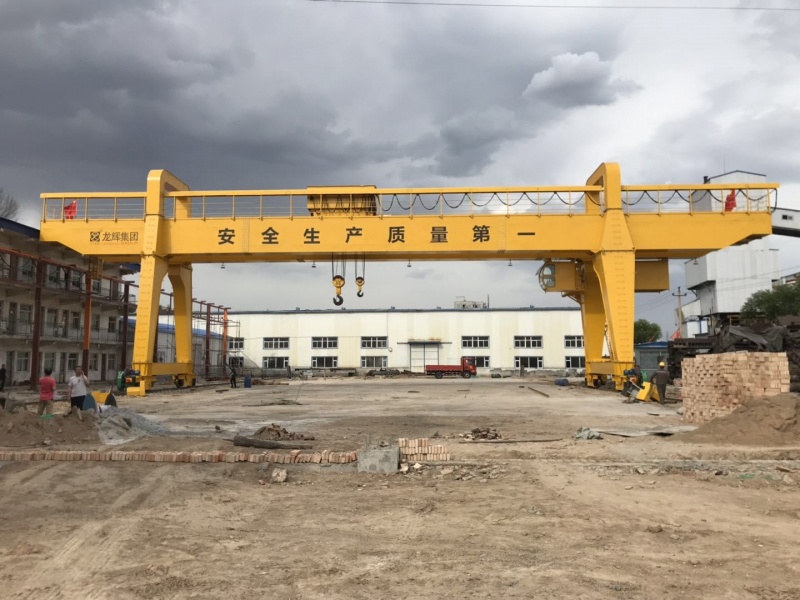 双主梁门式起重机